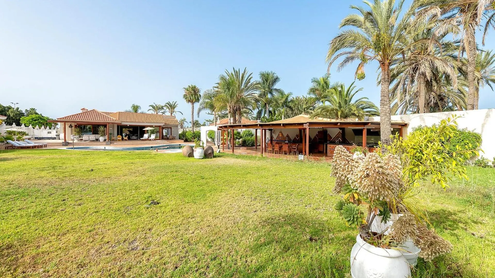Charming Bungalow With Pool In Maspalomas San Bartolomé Alpehytte