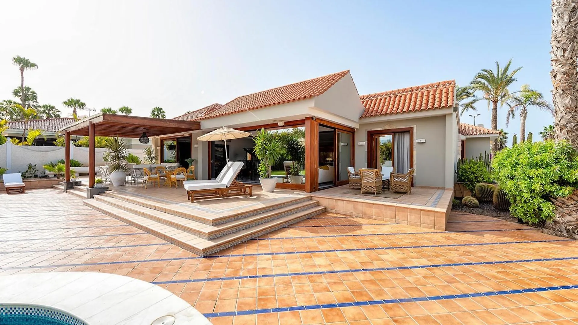 Charming Bungalow With Pool In Maspalomas San Bartolomé Alpehytte